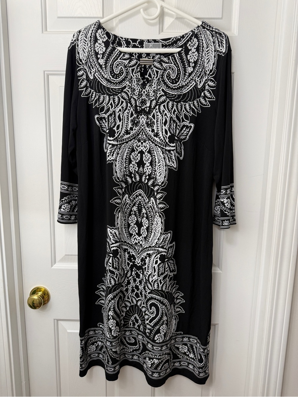JM Collection Black and White Paisley-Print Long Sleeve Dress
